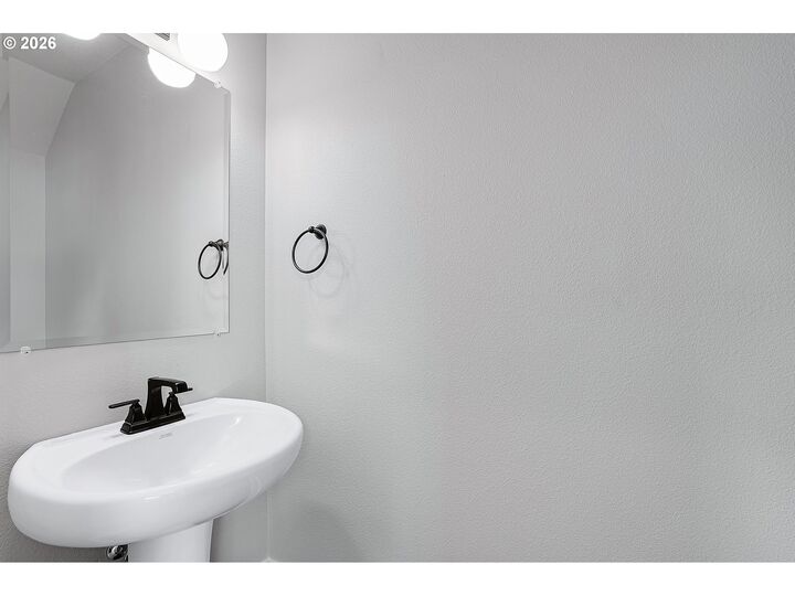 Property Photo:  13945 SE Piper Cub Way  OR 97267 