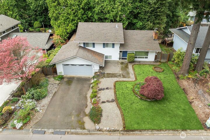 Property Photo:  12030 NE 67th Street  WA 98033 