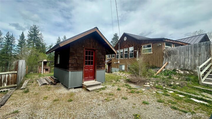 Property Photo: 400 Bluff Street WA 98862