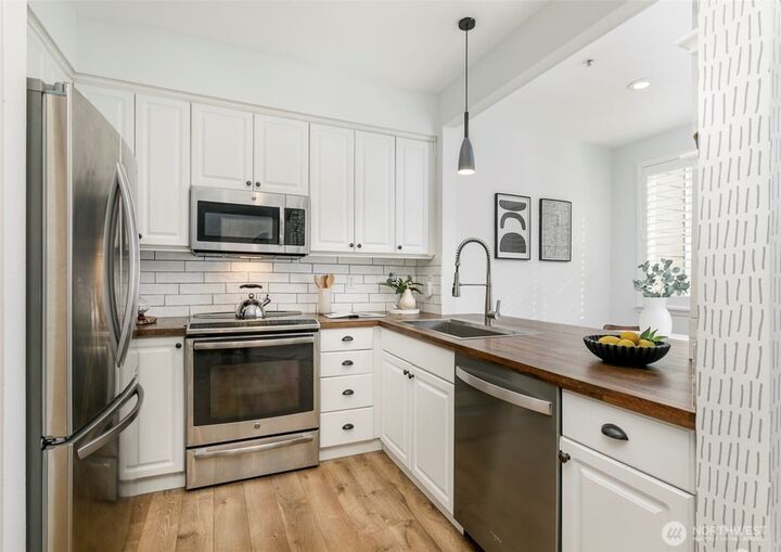 Property Photo:  13000  Admiralty K103  WA 98204 