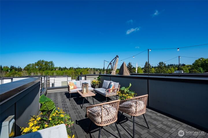 Property Photo:  5044 A  Sand Point Place NE  WA 98105 