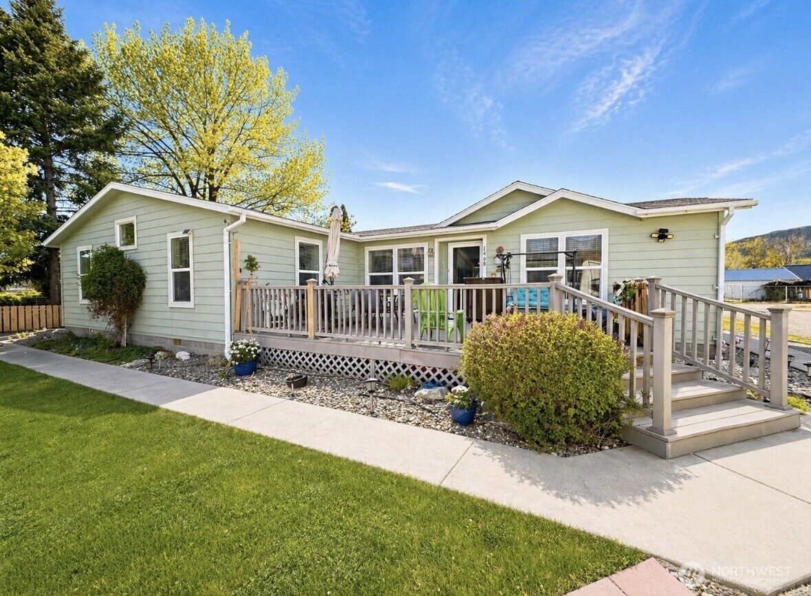 Property Photo:  1408  Elm Street  WA 98844 
