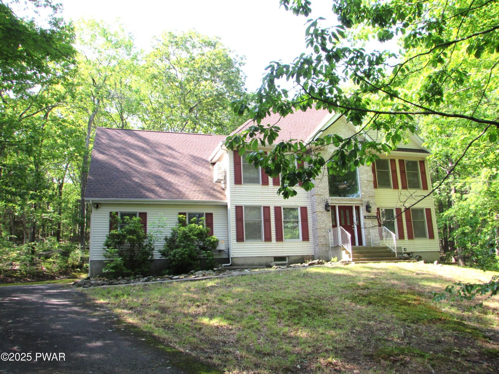 Property Photo:  804 Basswood Court W  PA 18428 