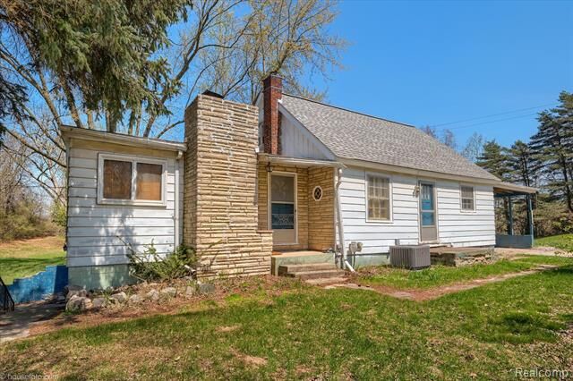 Property Photo:  1325 E Barnes Lake Road  MI 48421 