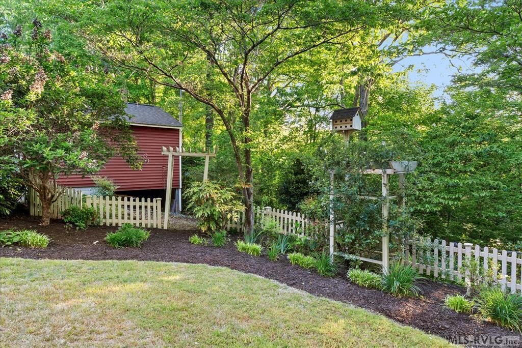 Property Photo: 84 Weybossett Road NC 27537