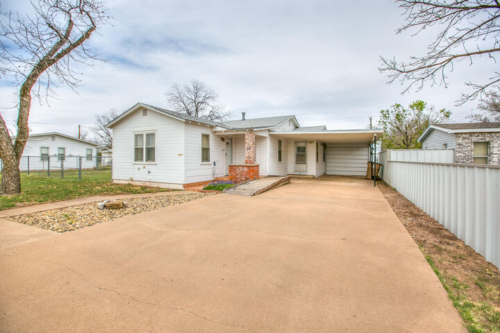 Property Photo:  54 E 41st Street  TX 76903 
