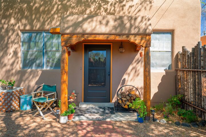 Property Photo: 947 Lopez 2 NM 87501
