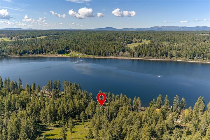 Property Photo:  42408 N Sylvan Rd  WA 99009 