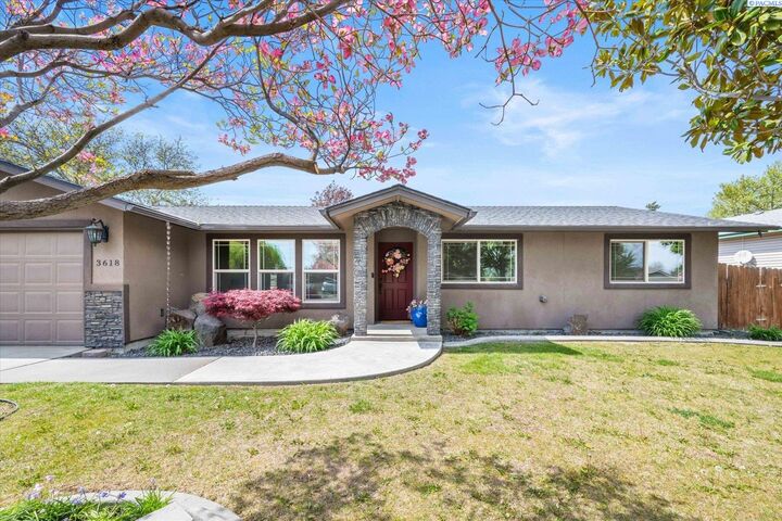 Property Photo:  3618 S Benton Place  WA 99337 