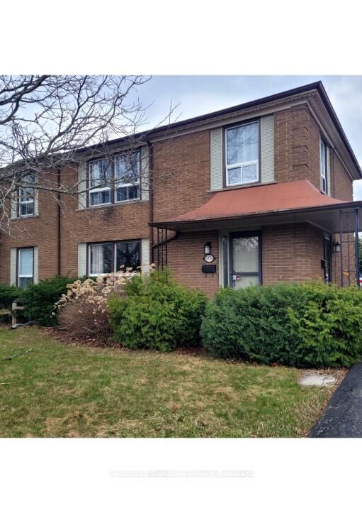 Property Photo:  1374 Charles Drive Upper  ON L7P 2C9 