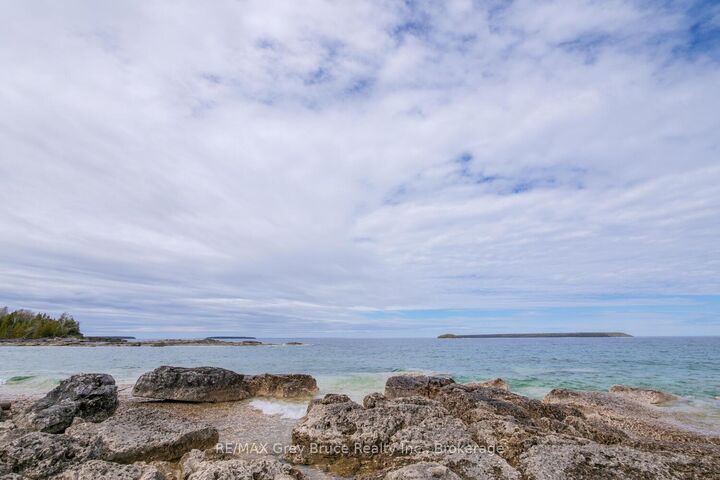 85 Grant Watson Drive — photo 1
