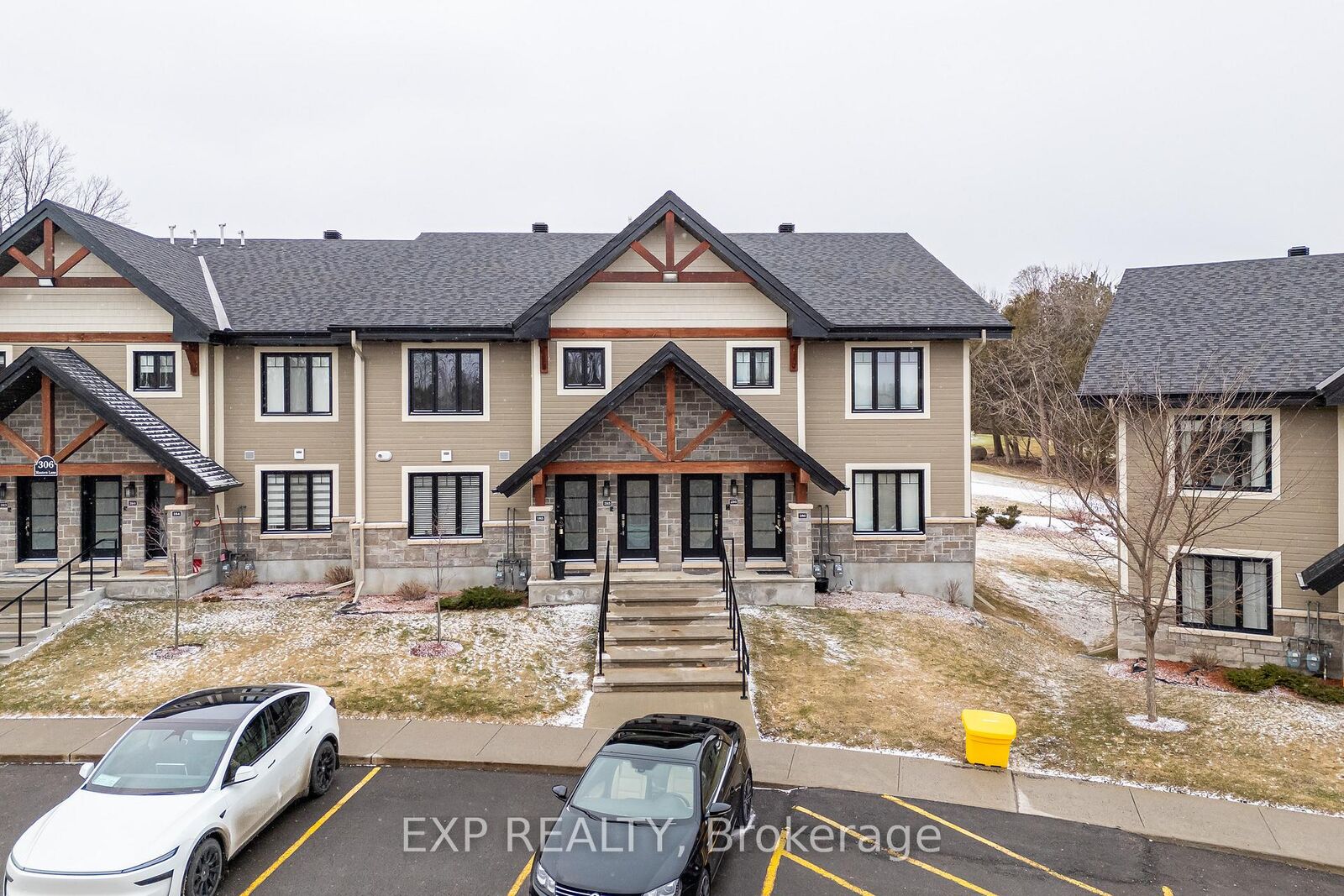 Property Photo: 306 Masters Lane 285 ON K4K 0L3