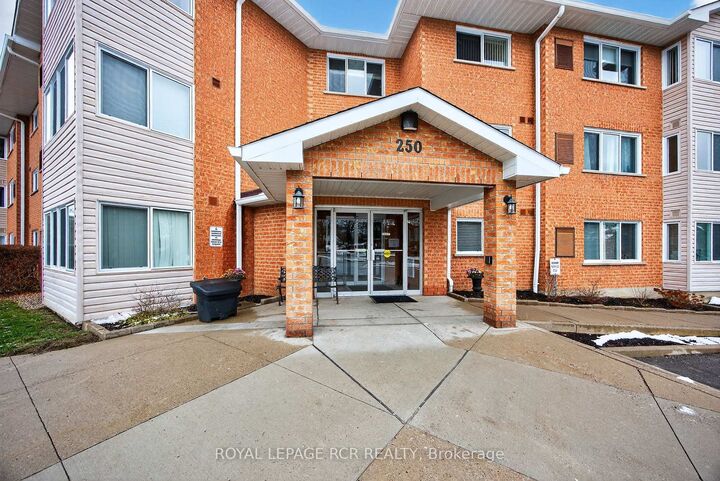250 Robert Street 310 — photo 1