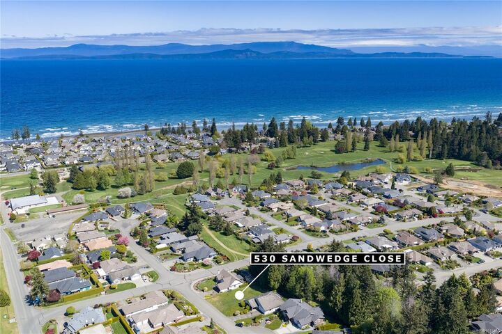 Property Photo: 530 Sandwedge Close BC V9K 2J9