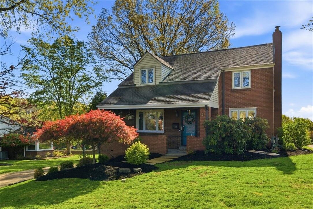 Property Photo:  425 Edgewood Rd  PA 15221 