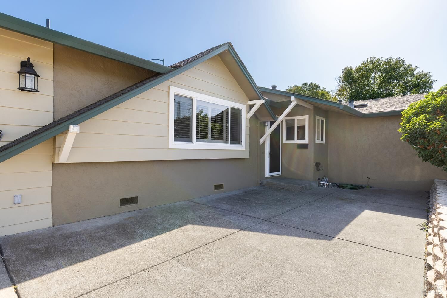 Property Photo:  373 Alma Avenue  CA 94928 