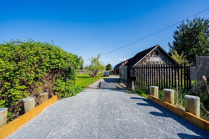 Property Photo: 15675 40th Avenue BC V3Z 1E6