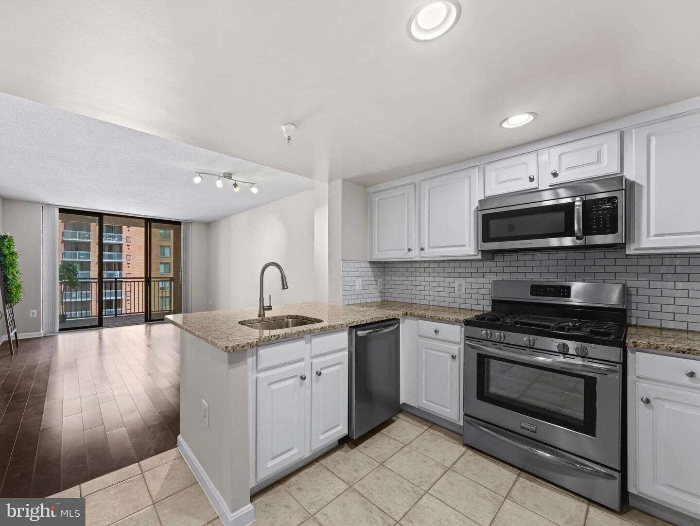 Property Photo:  11710 Old Georgetown Road 820  MD 20852 