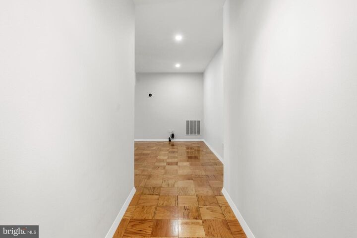 Property Photo:  5817 Edson Lane 101  MD 20852 