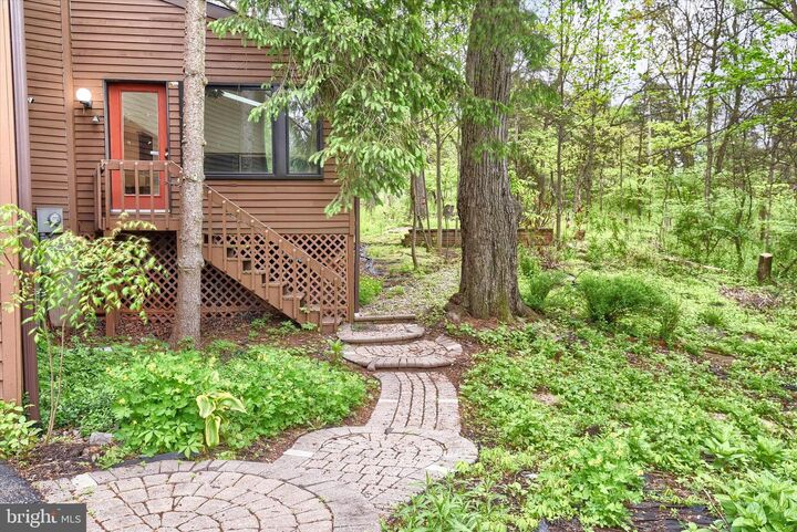 Property Photo:  8 Pheasant Drive  PA 17033 