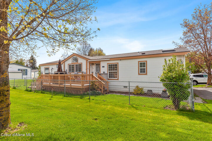 Property Photo:  2204 W Pellinore Way  ID 83854 