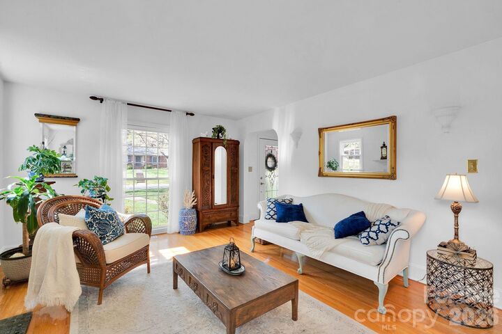 Property Photo:  1745 Wensley Drive  NC 28210 