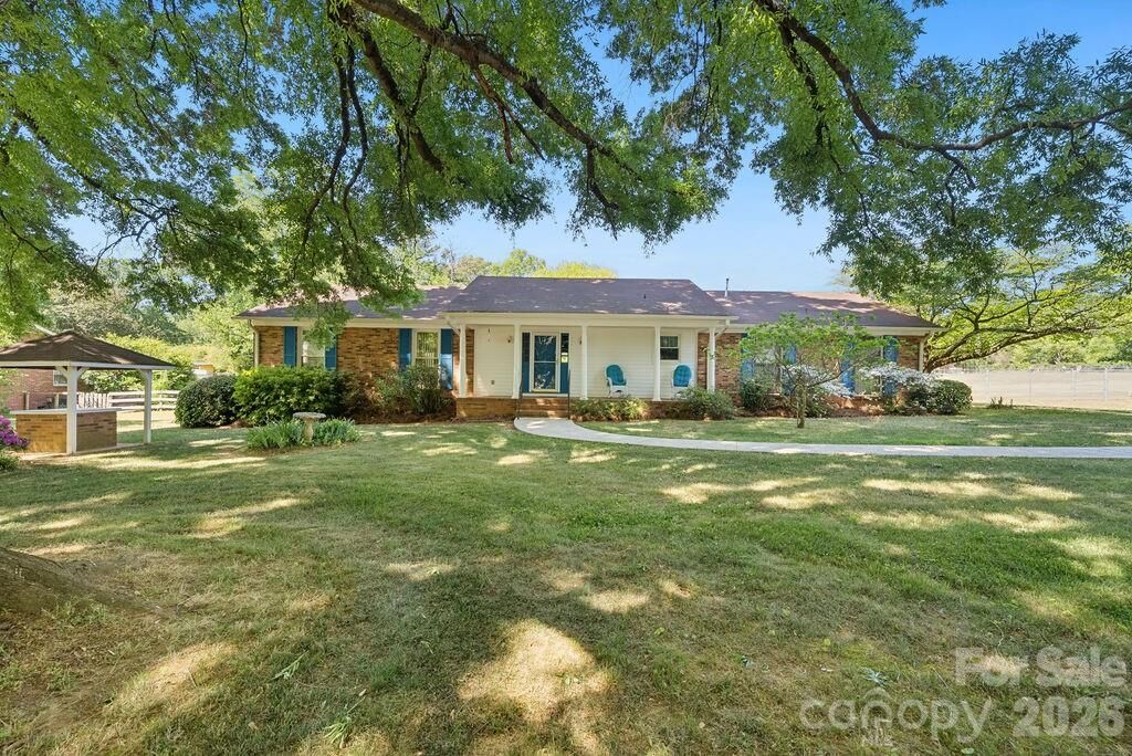 Property Photo:  6425 Lebanon Road  NC 28227 
