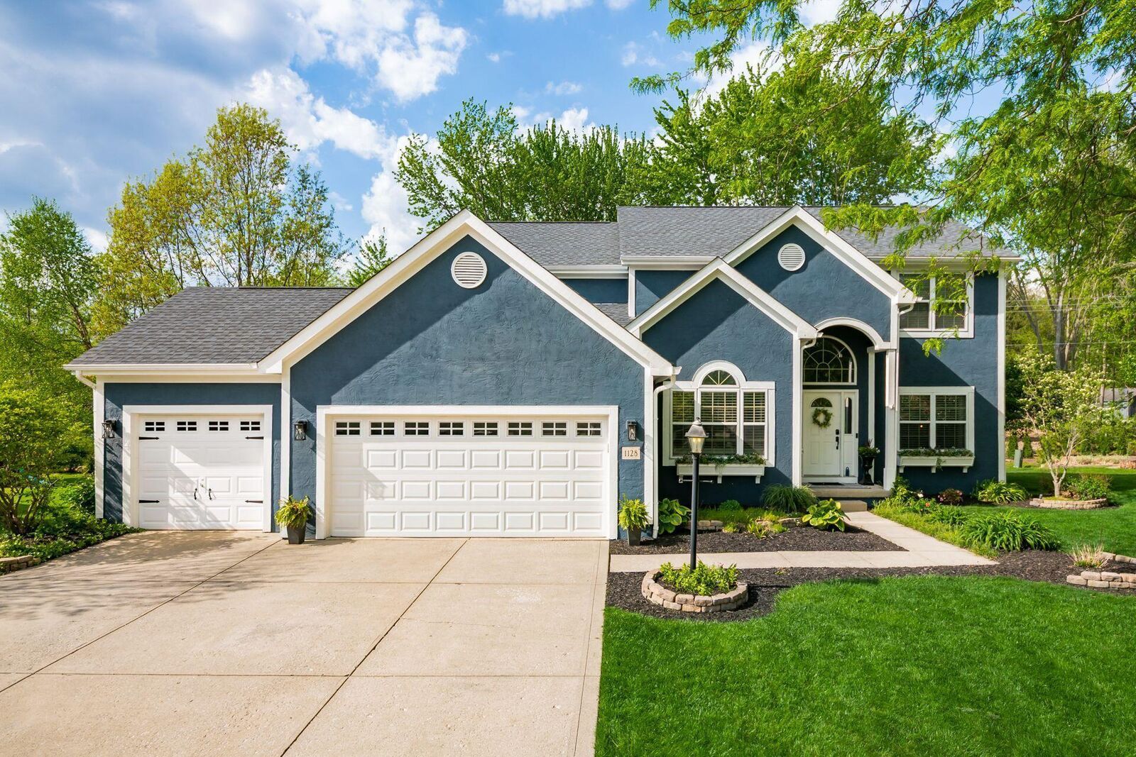 Property Photo:  1128 Tidewater Court  OH 43082 