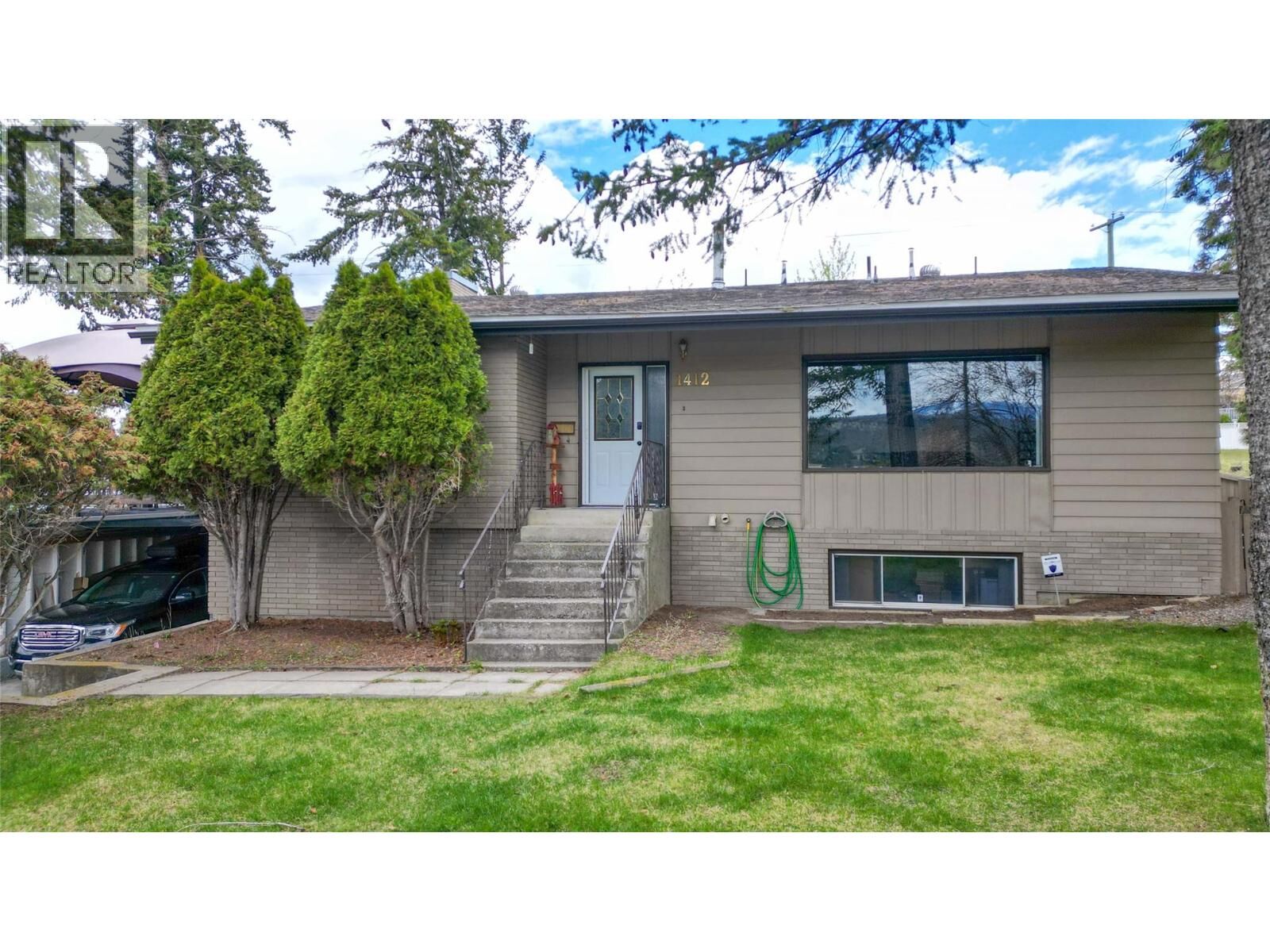 Property Photo: 1412 3rd Avenue South BC V1C 2C8