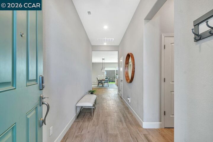Property Photo:  208 Chinook Dr  CA 94513 