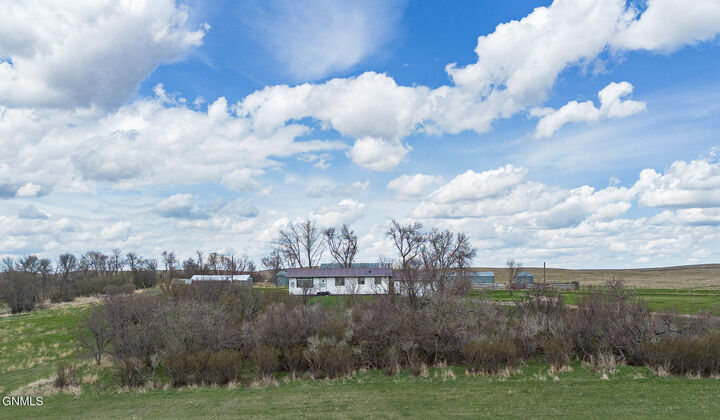 Property Photo:  7551 37th Avenue SE  ND 58495 