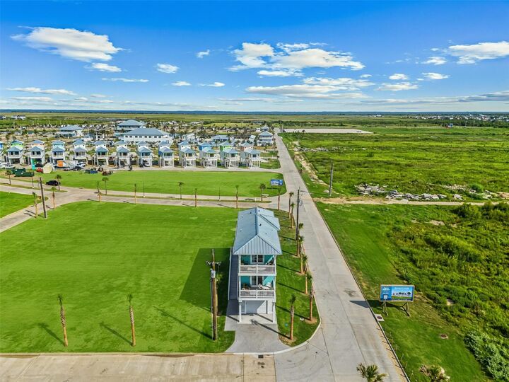 Property Photo:  679 Seaside Dr  TX 77650 