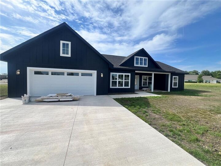 Property Photo:  621 Catalpa Street  KS 67301 