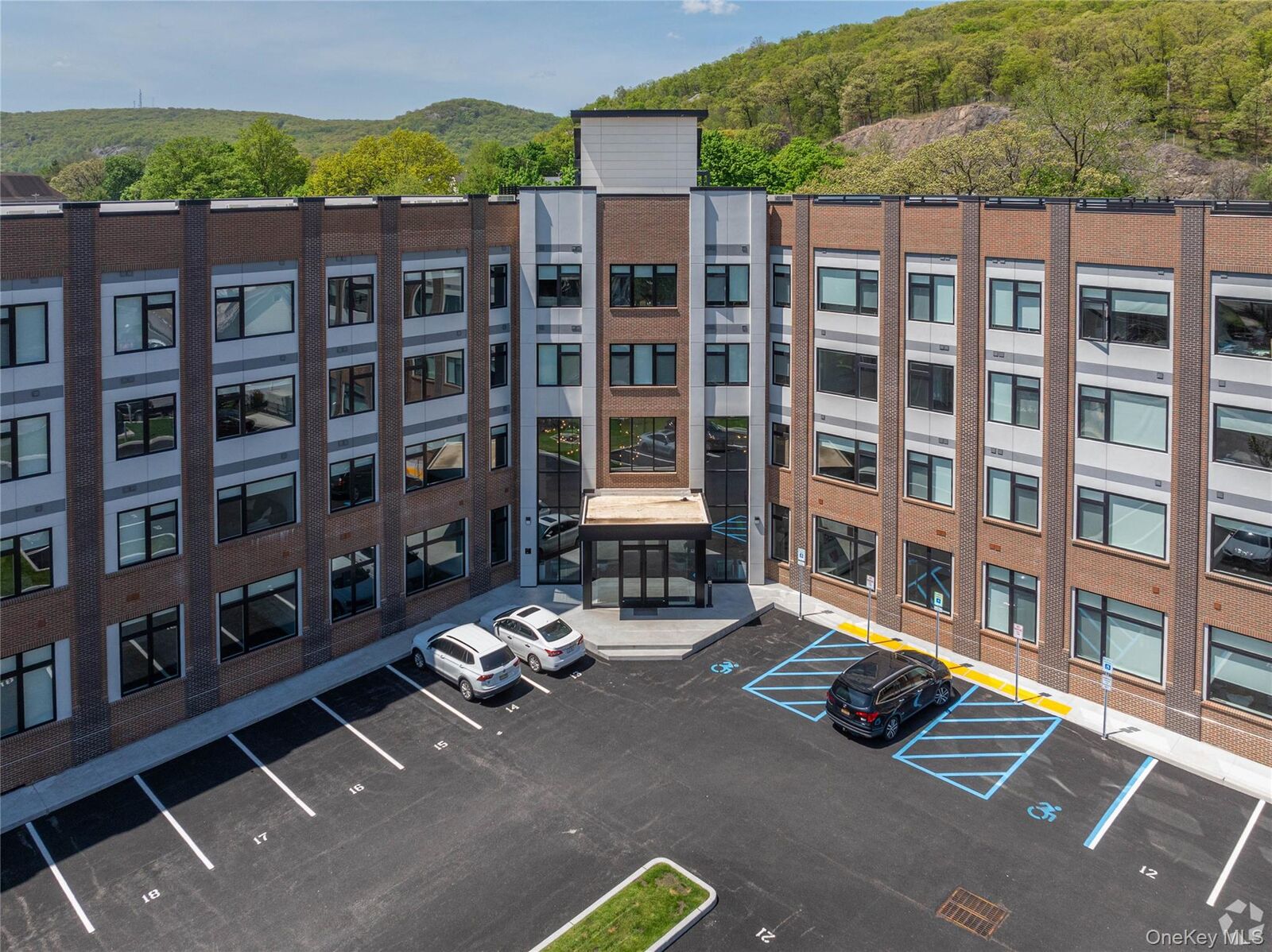 Property Photo:  15 Washington Avenue 102  NY 10901 