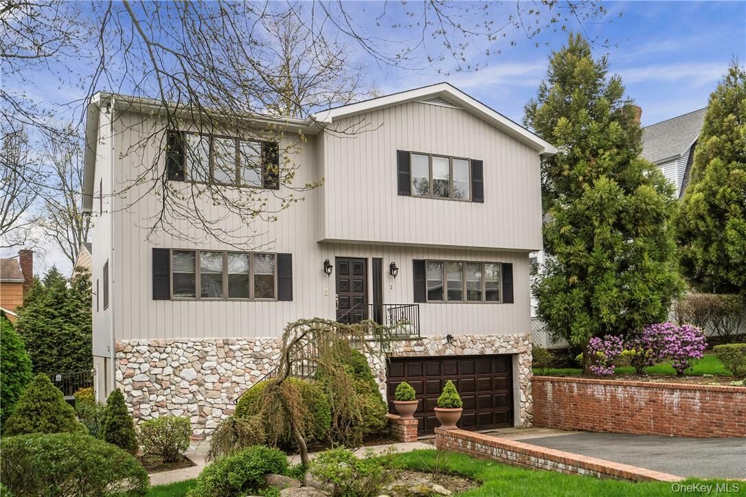 Property Photo:  2 Beaver Landing  NY 10528 