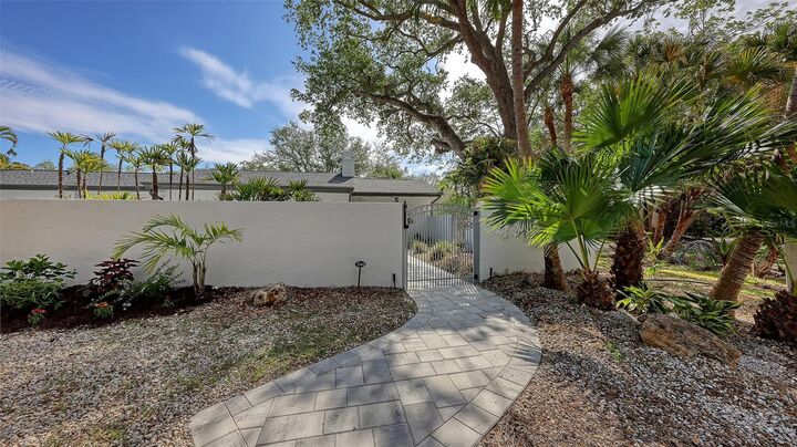 Property Photo:  7345 Pine Needle Road  FL 34242 