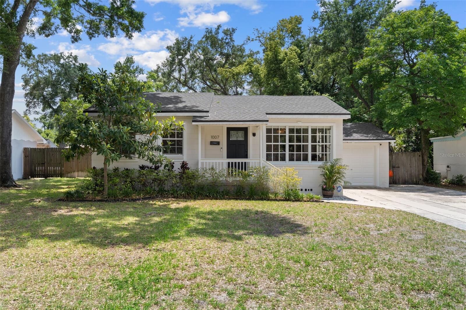 Property Photo:  1007 E Jean Street  FL 33604 