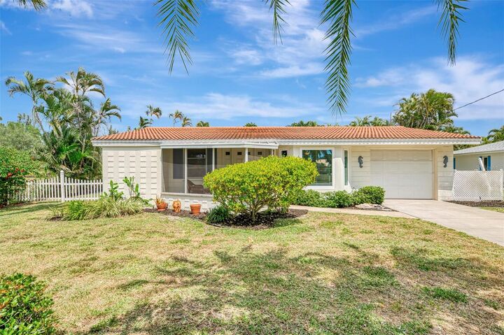 Property Photo:  201 Lyons Bay Road  FL 34275 