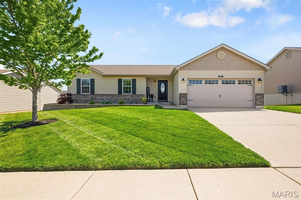 Property Photo:  406 Prairie Creek Drive  MO 63348 