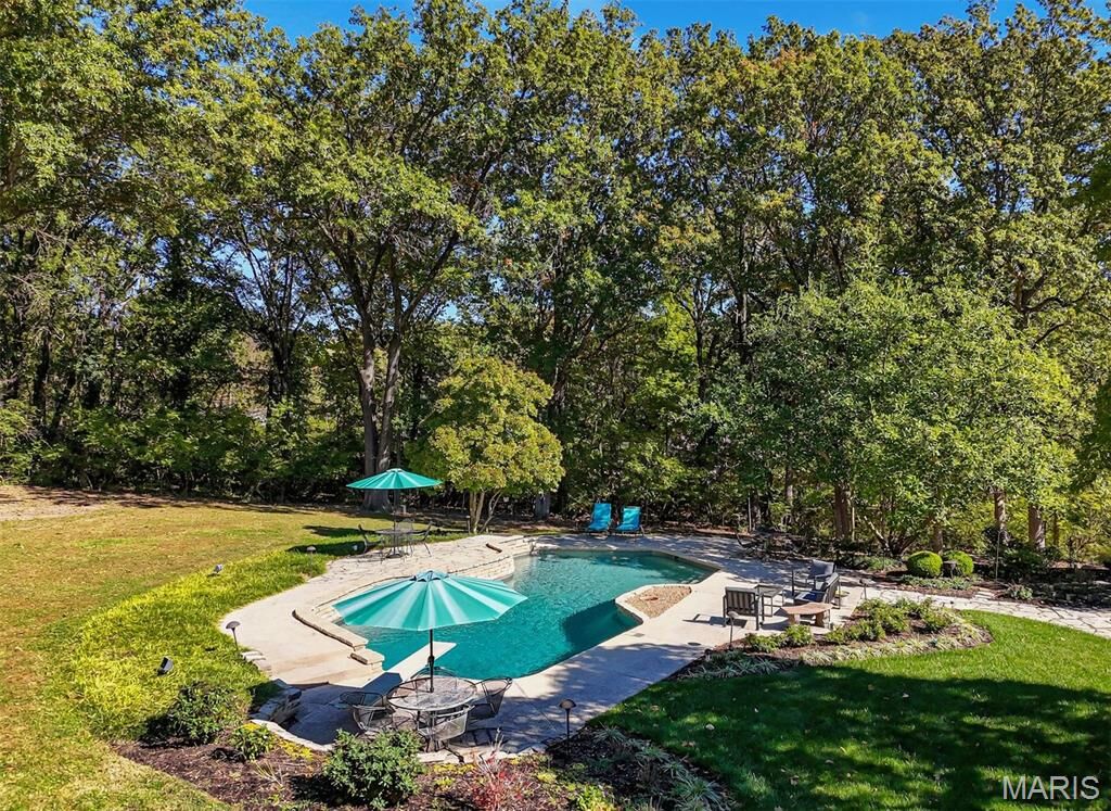 Property Photo:  73 Overhills Drive  MO 63124 