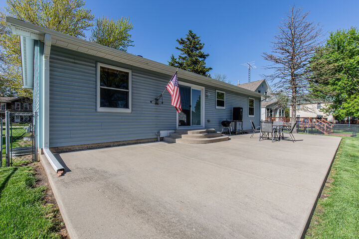 Property Photo:  209 Brown Street  IL 60518 