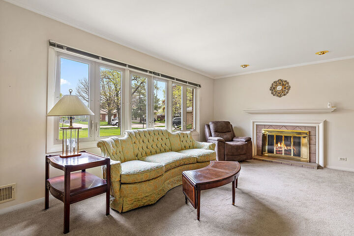 Property Photo:  112 S Delphia Avenue  IL 60068 