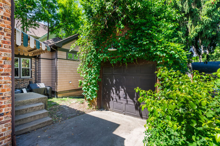 Property Photo: 815 N Eagle Street IL 60563