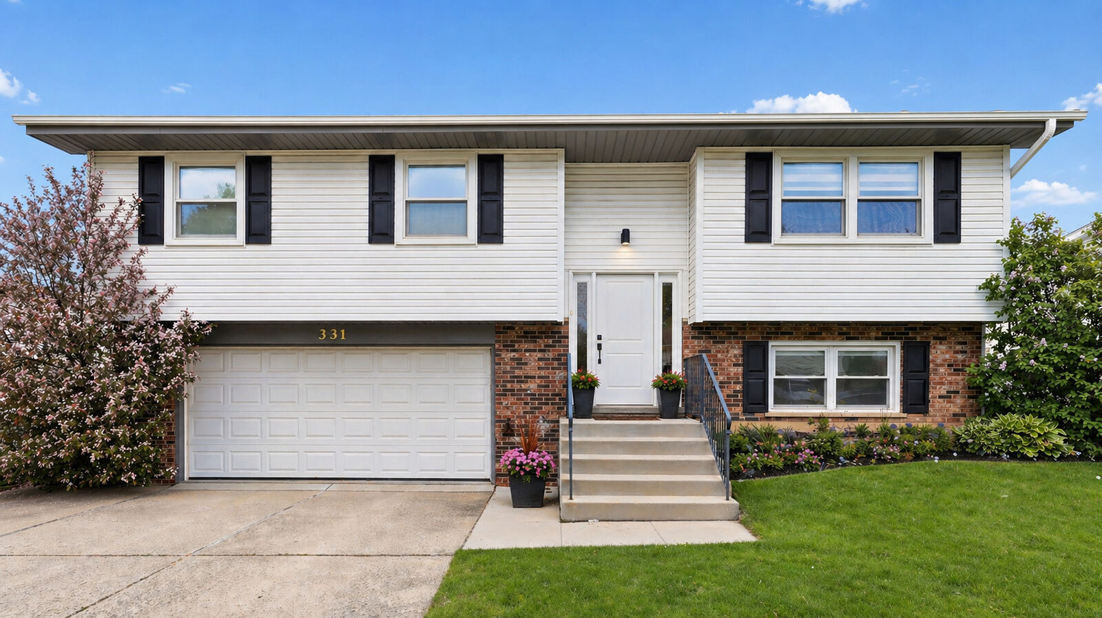 Property Photo:  331 Gareth Lane  IL 60193 