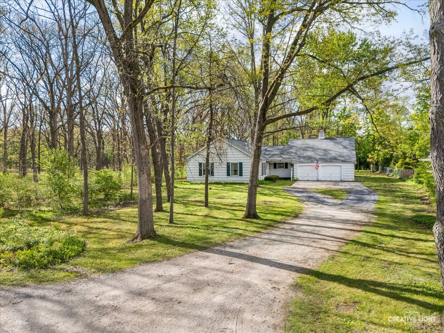 Property Photo:  29W007 Oak Lane  IL 60555 
