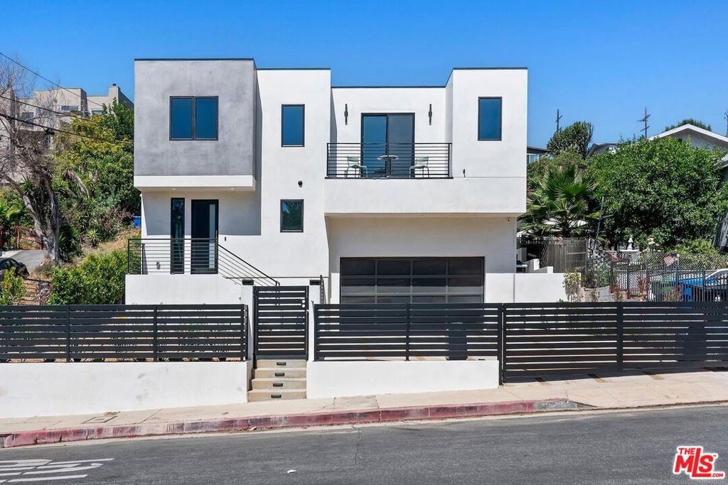 Property Photo:  1903 Lake Shore Avenue  CA 90039 