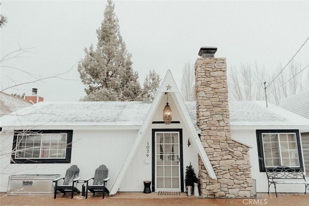 Property Photo: 1029 W Aeroplane CA 92314