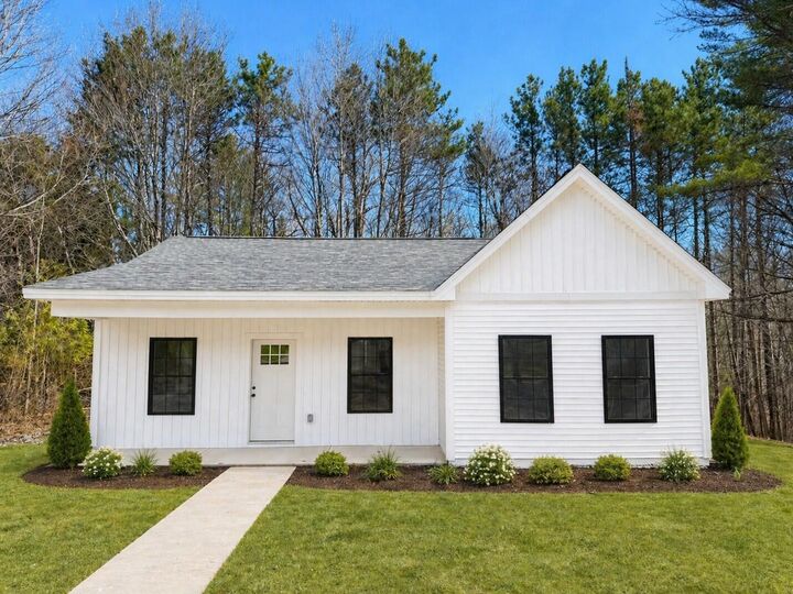 Property Photo:  15 Sylvan Road  ME 04473 