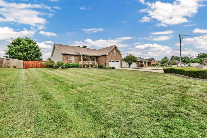 Property Photo:  2392 Ellsworth Dr  TN 37043 