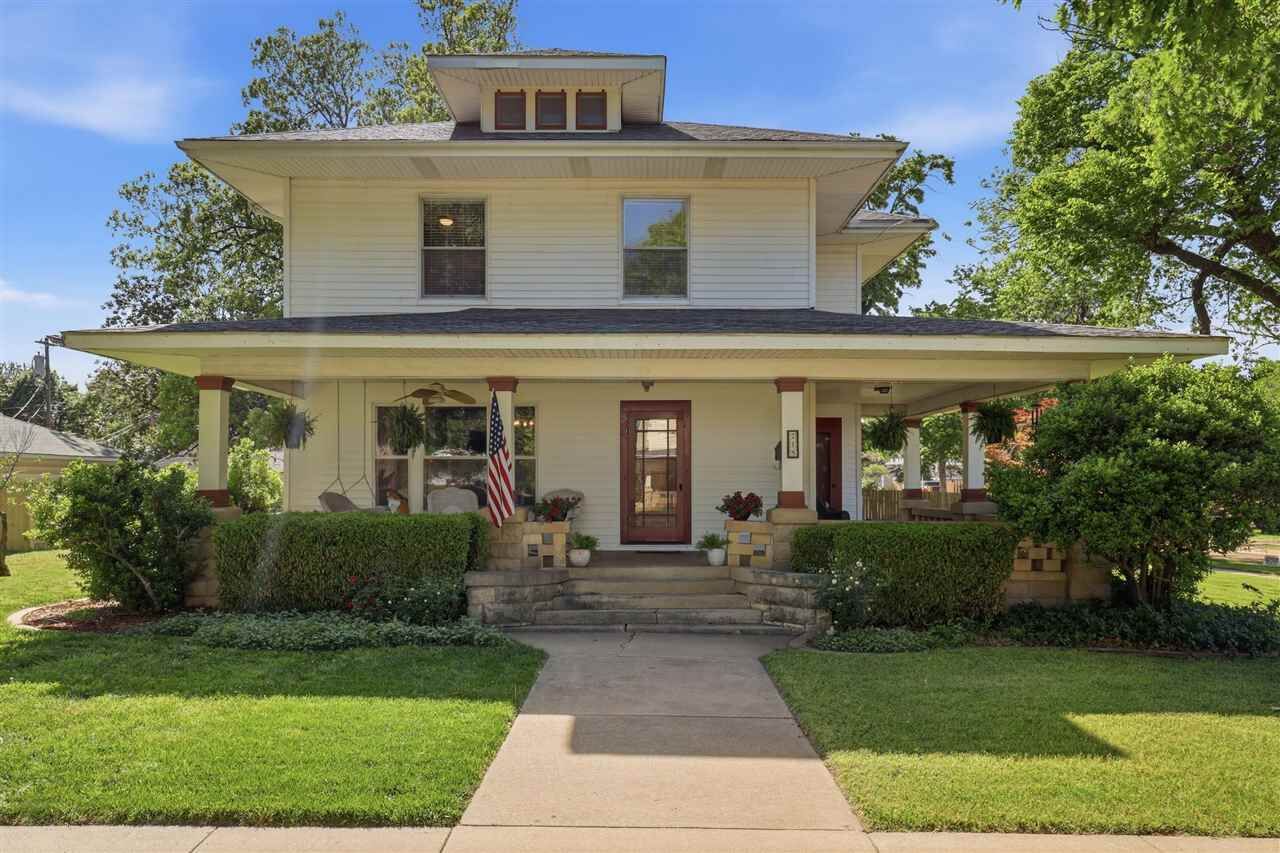 Property Photo: 218 N 6th OK 74601